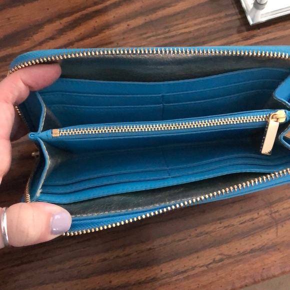 Tory Burch Zip around Wallet - Picture 3 of 5